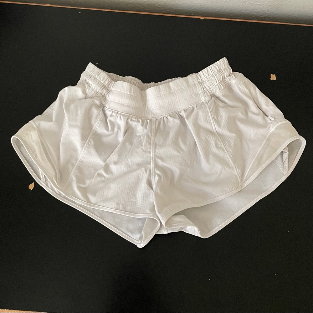 Lululemon Hotty Hot High-Rise Lined Short 2.5